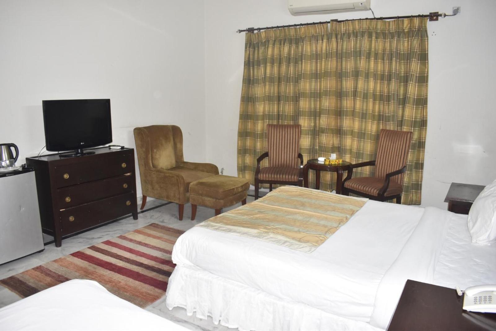 Pyramid International Guest House Islamabad Exterior photo